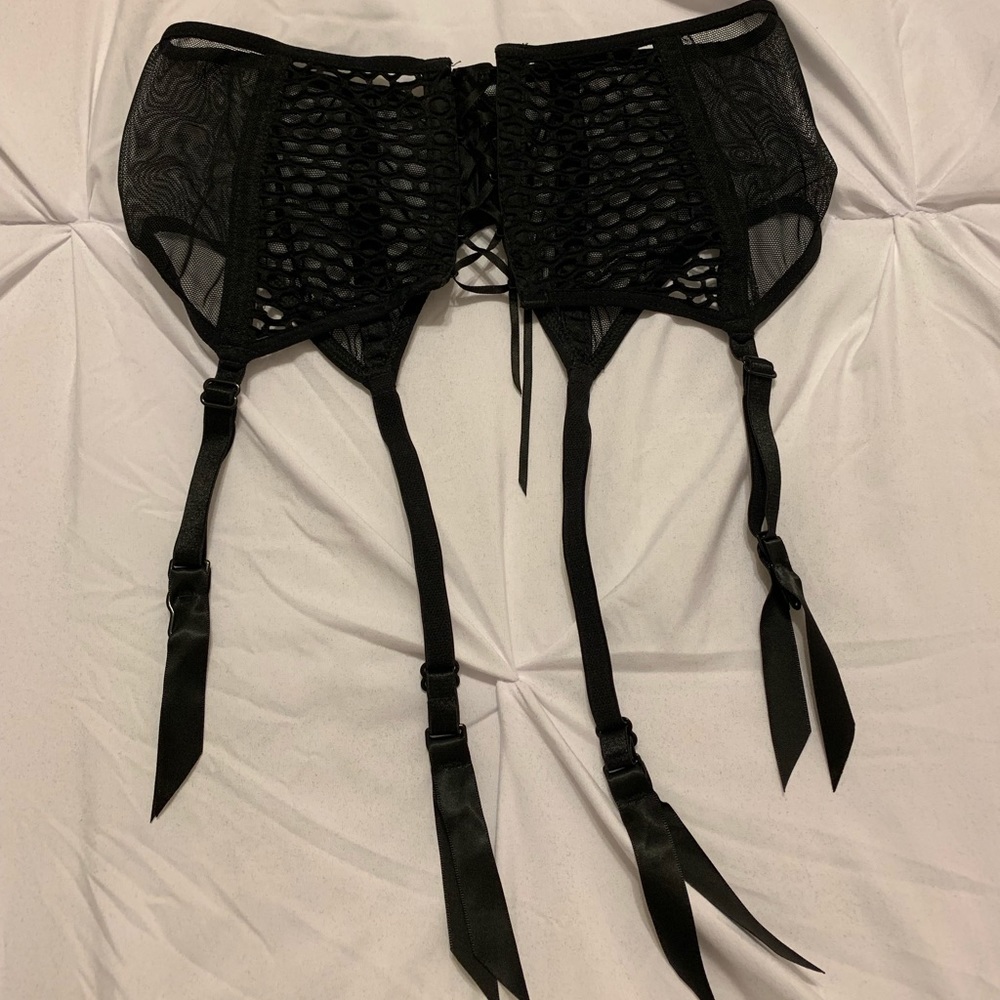 Lingerie garter belt